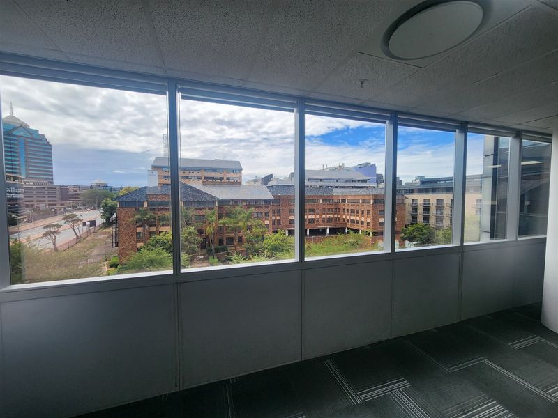 779sqm Office to Let in Sandton - Photo 6