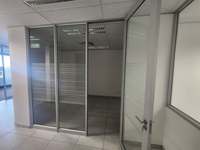 380m2 Office to let in Sandown, Sandton - Photo 8