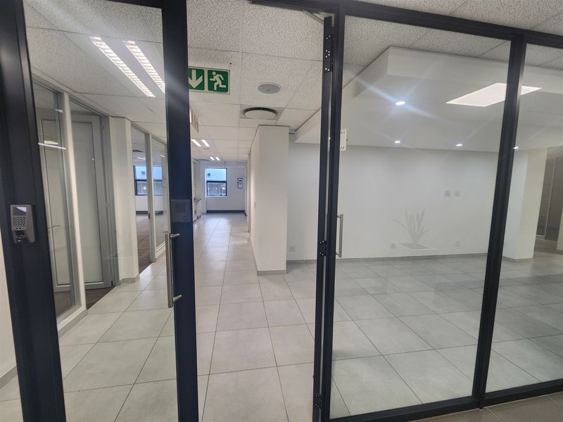 380m2 Office to let in Sandown, Sandton - Photo 2