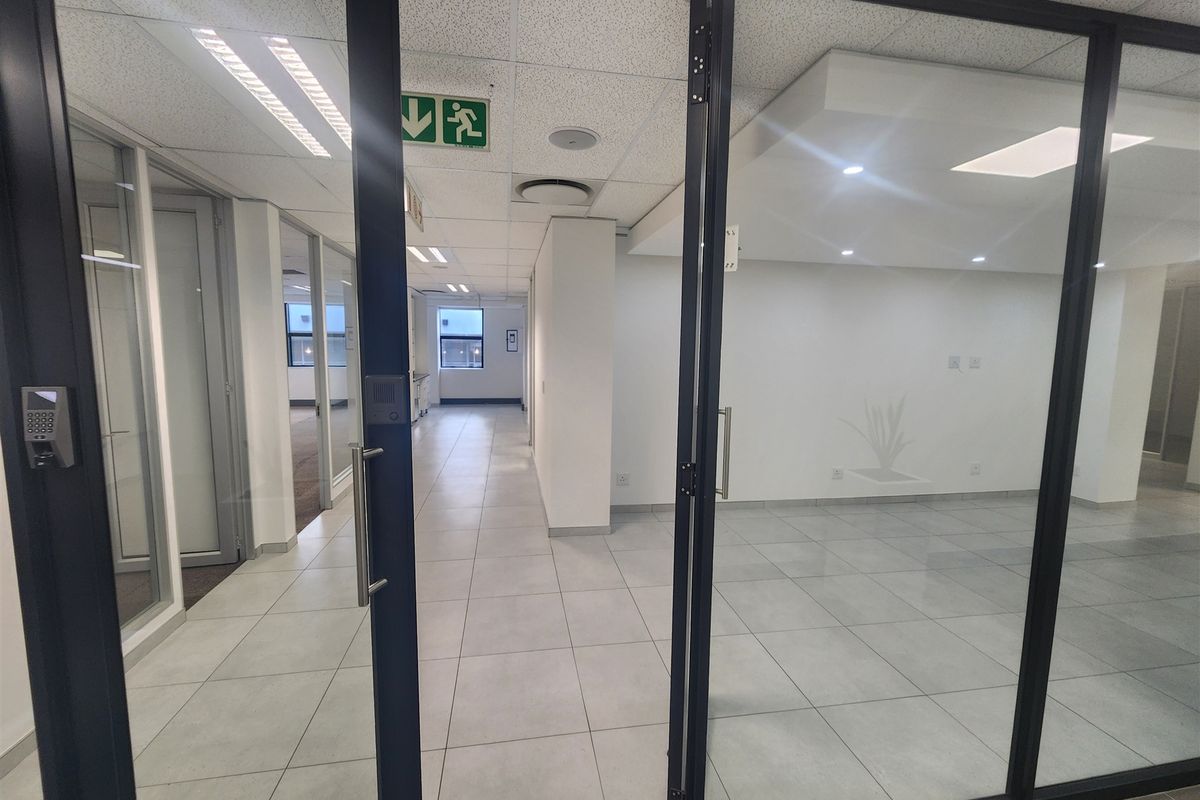 380m2 Office to let in Sandown, Sandton - Photo 2