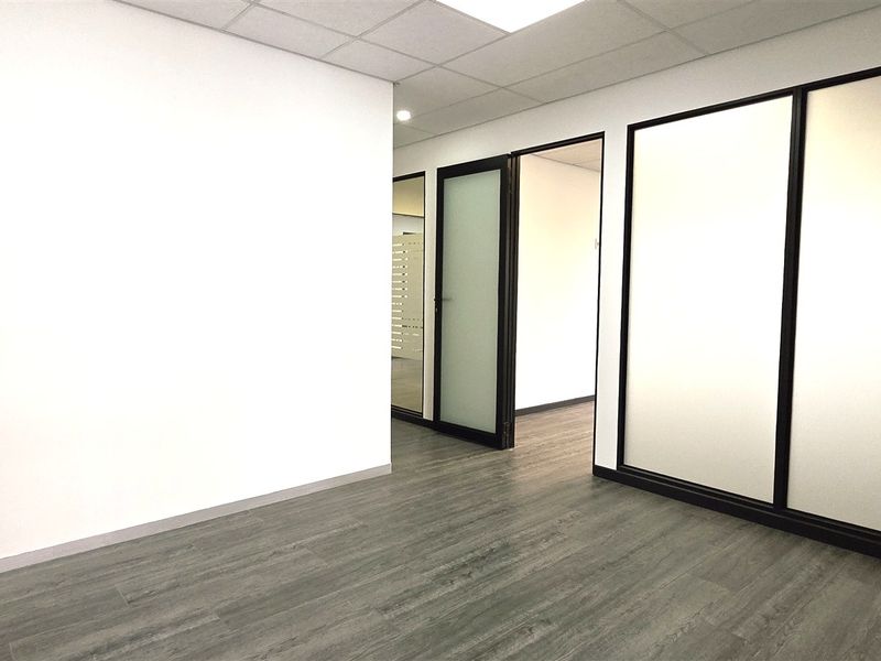 468m2 Office space to let in Homestead Place - Photo 9