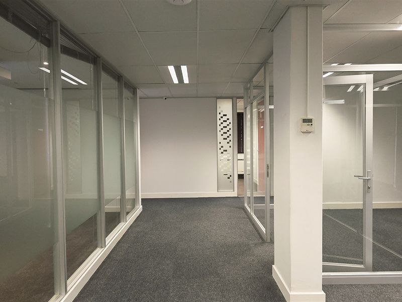 Office space to let in Morningside Close - Photo 7