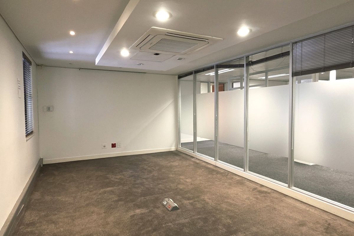 Office space to let in Morningside Close - Photo 4