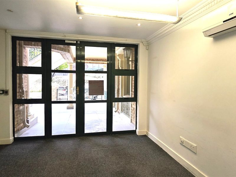 Office space to let in Morningside Close - Photo 3