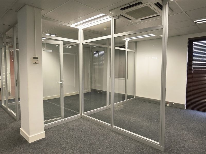 Office space to let in Morningside Close - Photo 9