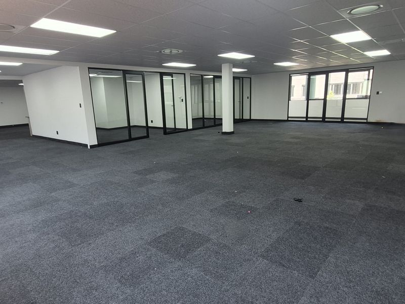 Offices to let in Rosebank, Johannesburg - Photo 9