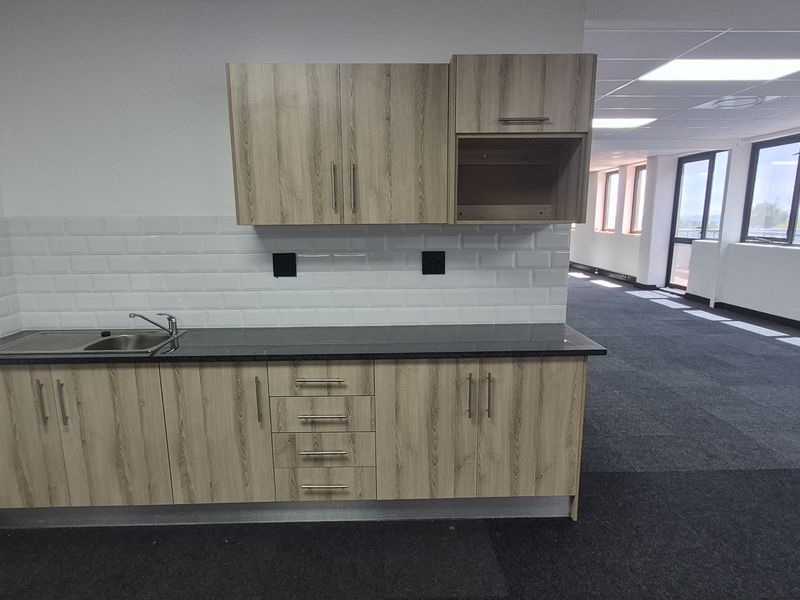 Offices to let in Rosebank, Johannesburg - Photo 7