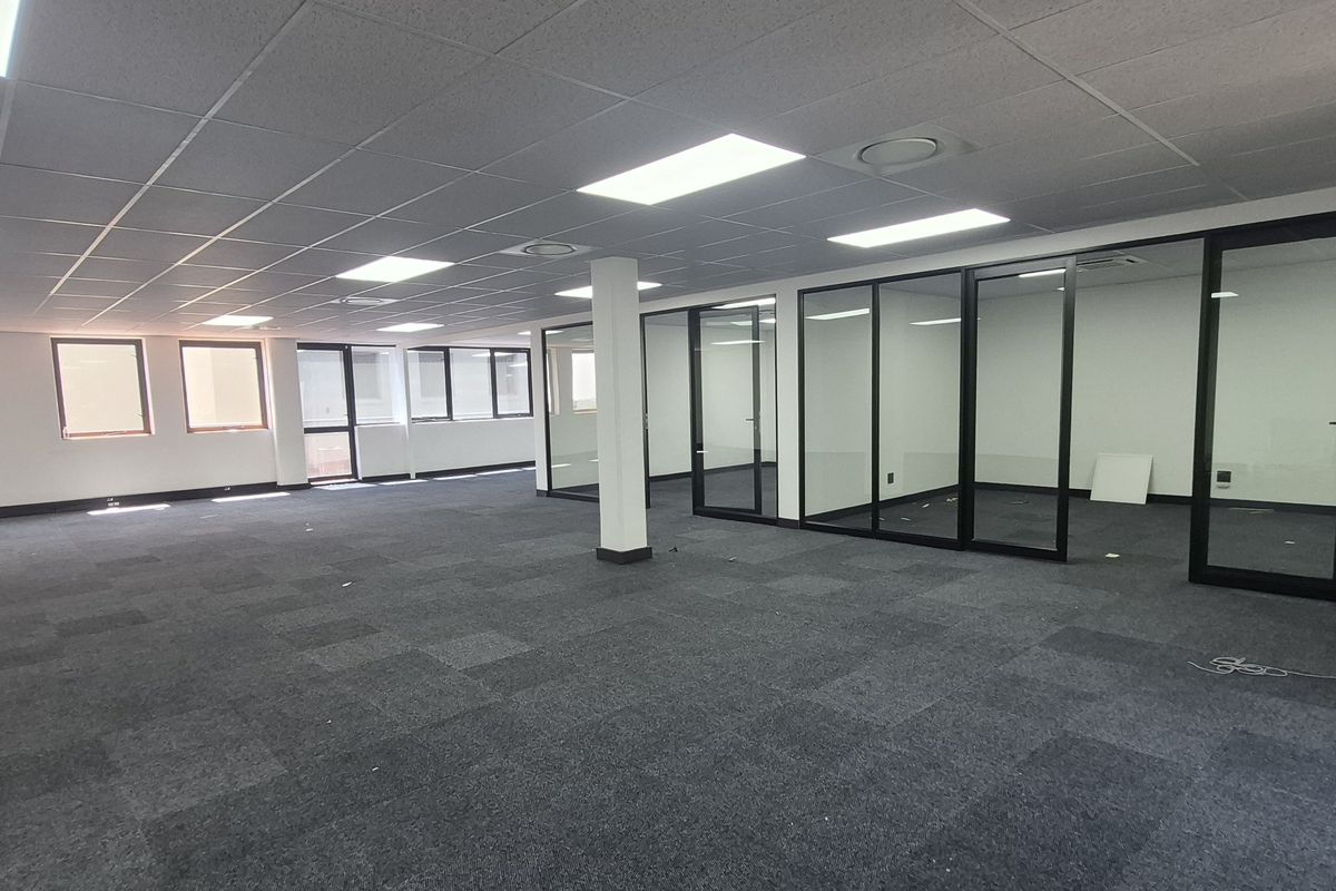 Offices to let in Rosebank, Johannesburg - Photo 3