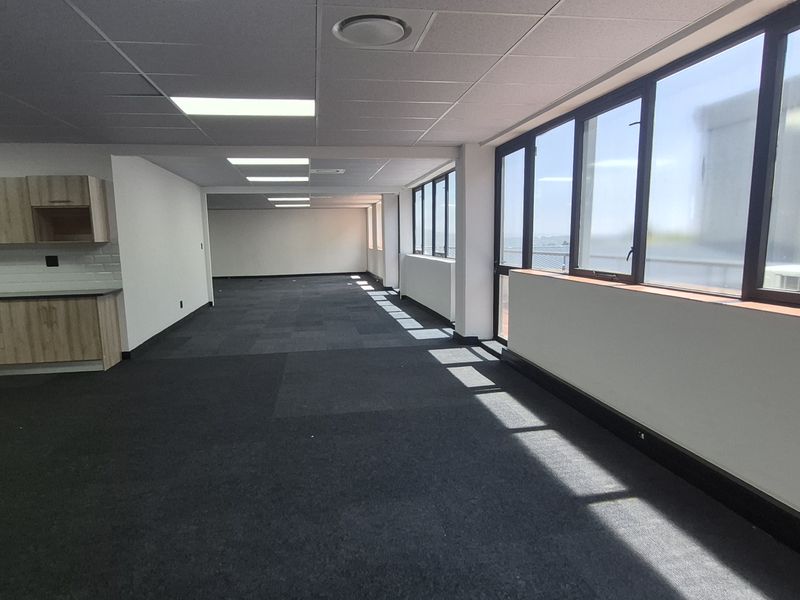 Offices to let in Rosebank, Johannesburg - Photo 8