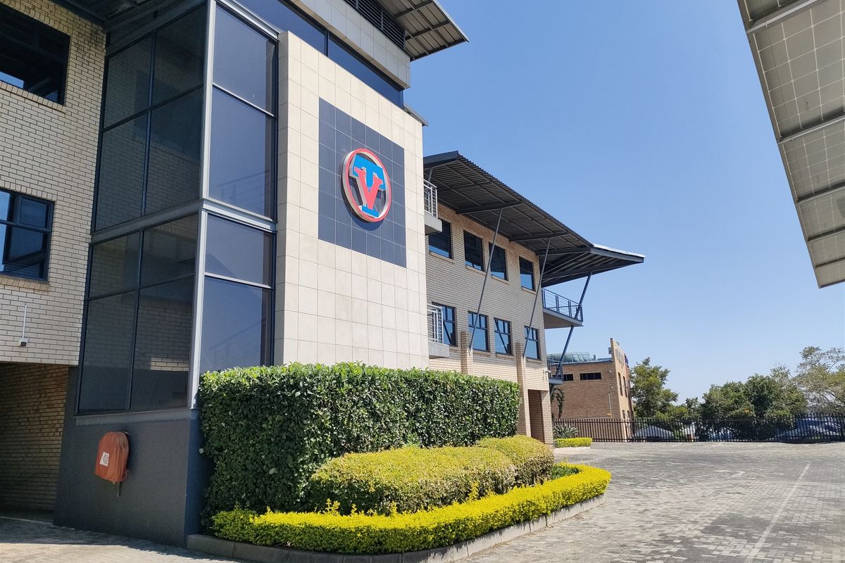 7487m2  Warehouse  - FOR SALE at R75MN plus vat or To Lease - Photo 4