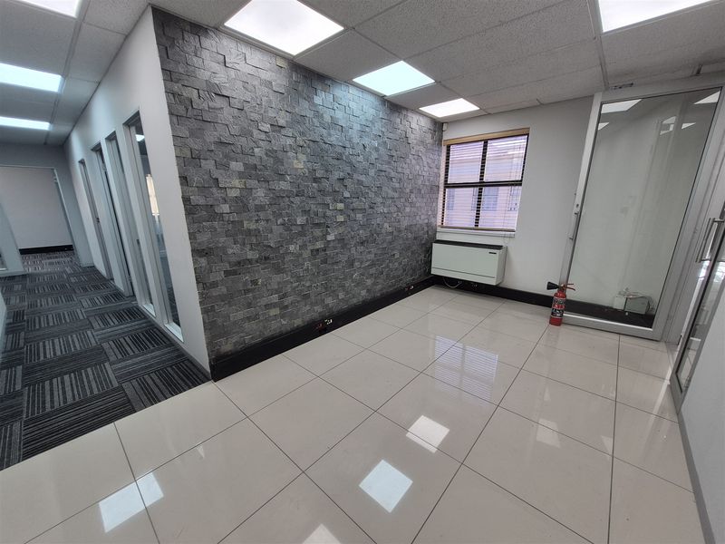 174,87m2 Offices to let in Dunkeld - Photo 2