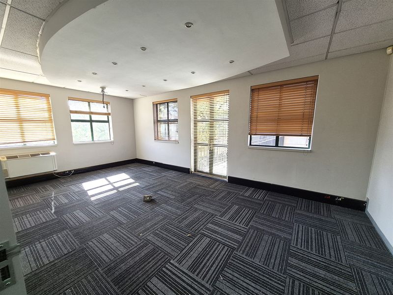 174,87m2 Offices to let in Dunkeld - Photo 7