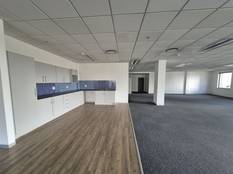 568.57 Office space to let in Rosebank - Photo 3