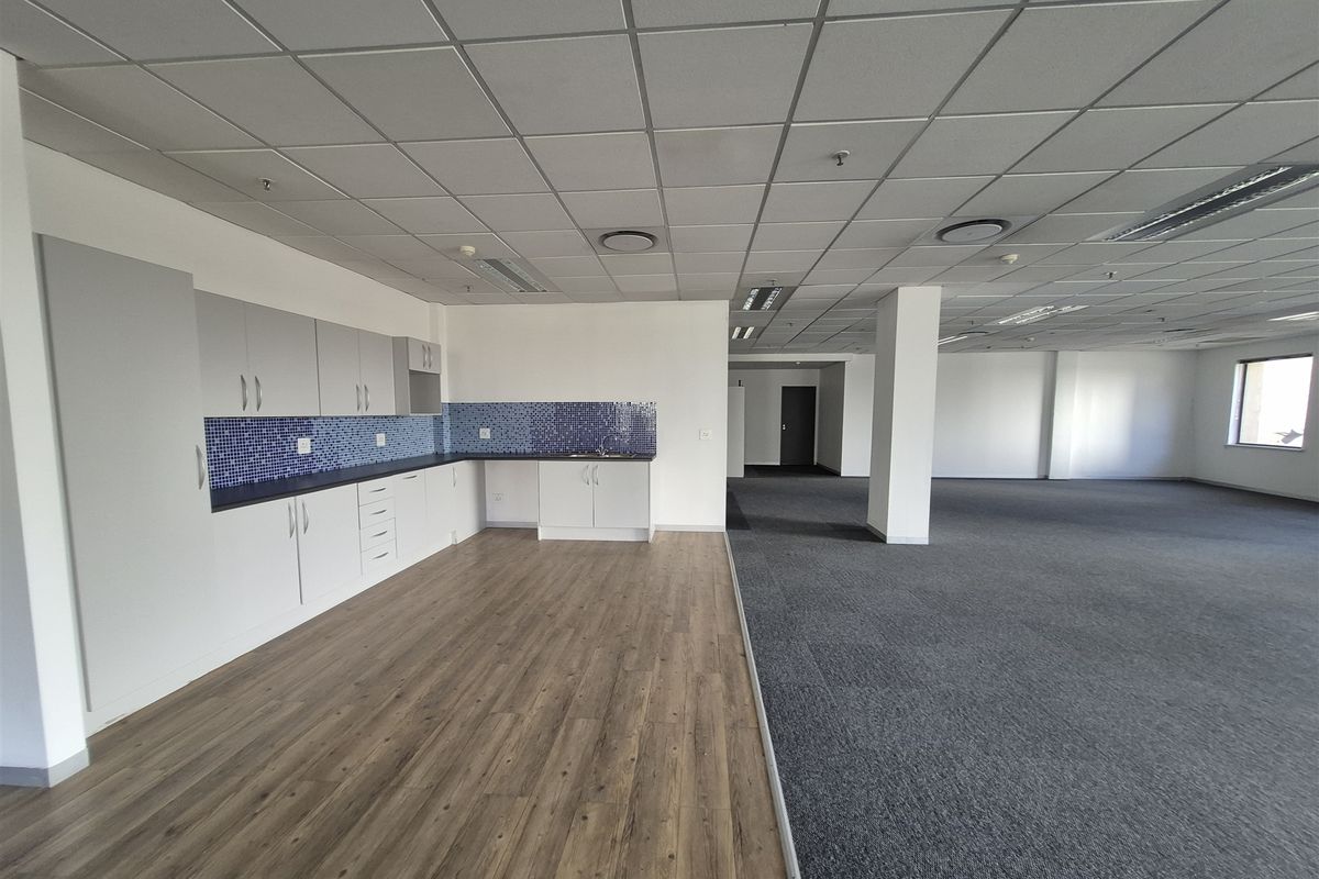568.57 Office space to let in Rosebank - Photo 3