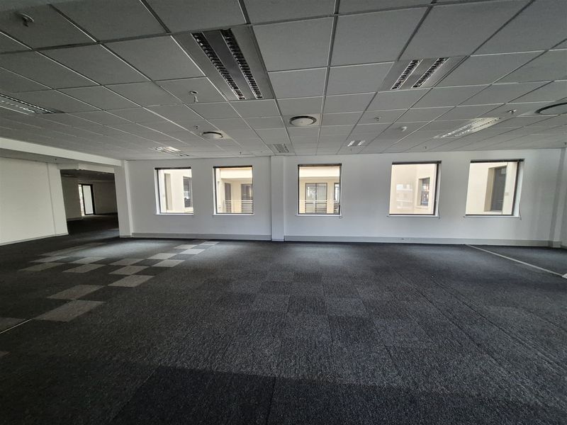 568.57 Office space to let in Rosebank - Photo 2