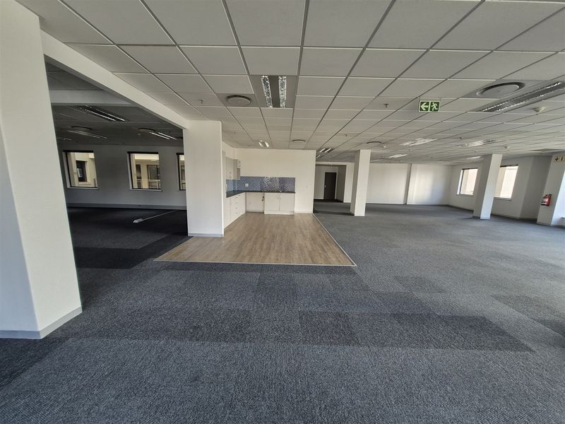 568.57 Office space to let in Rosebank - Photo 4