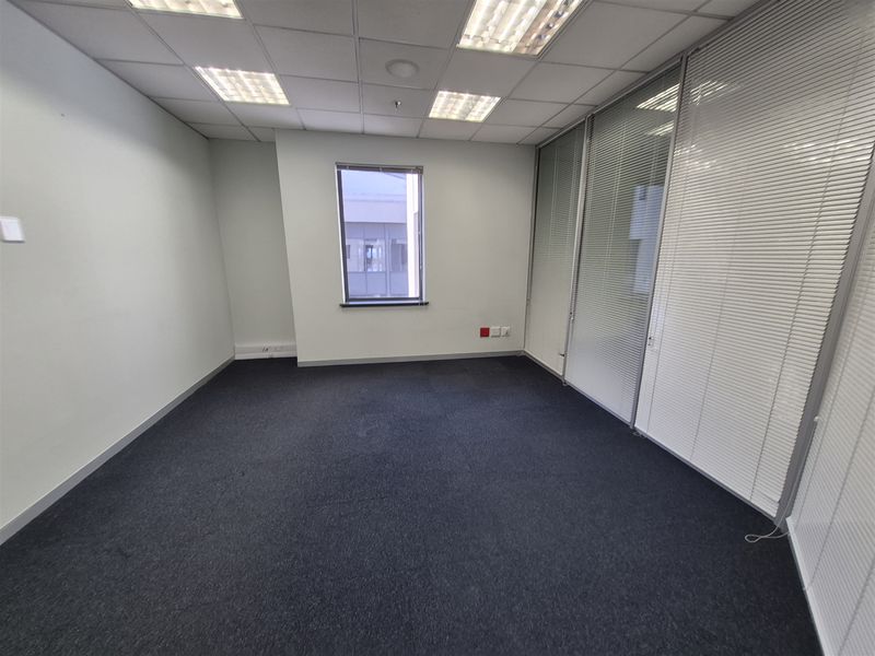 332.34 Office space to let in Rosebank - Photo 5