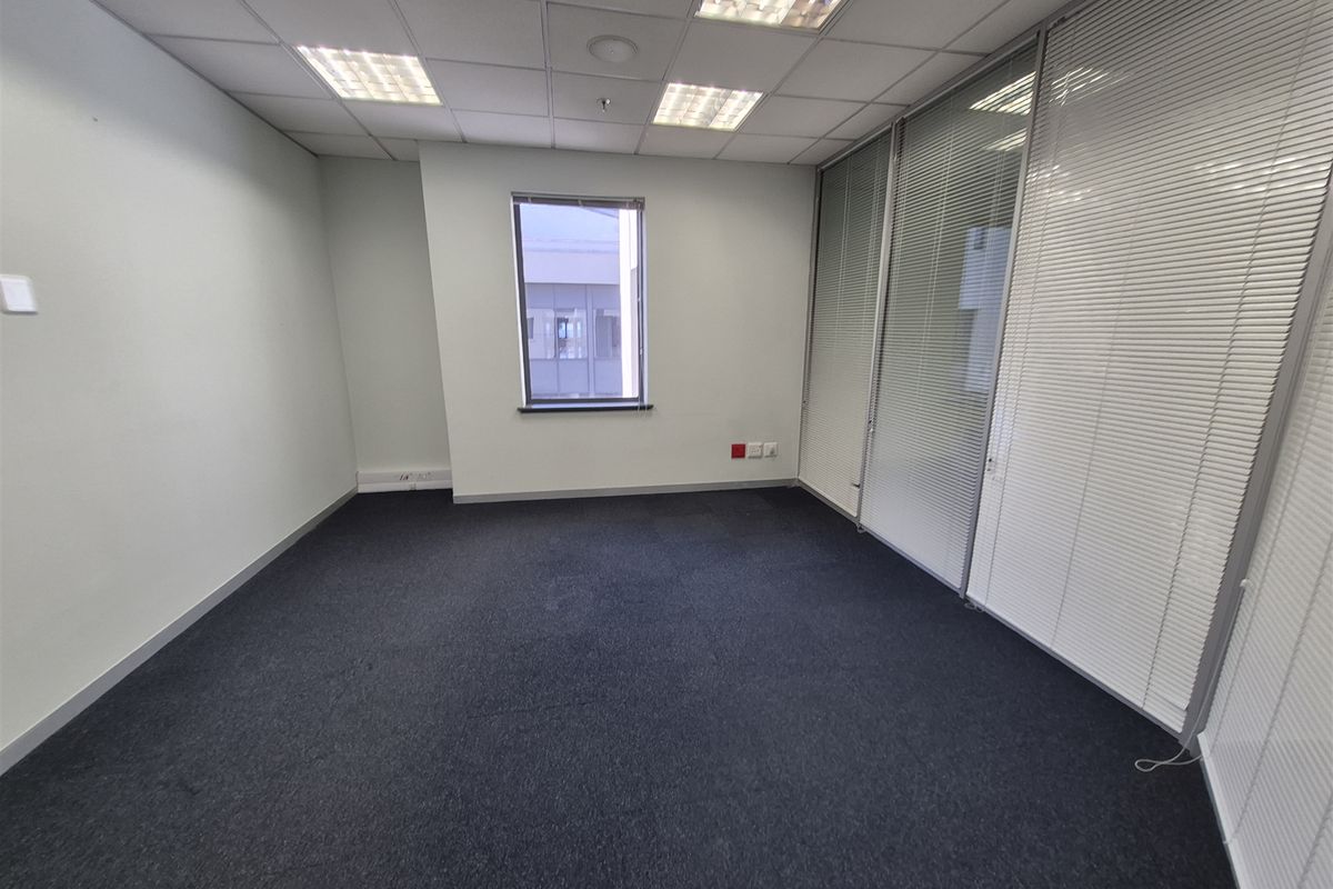 332.34 Office space to let in Rosebank - Photo 5
