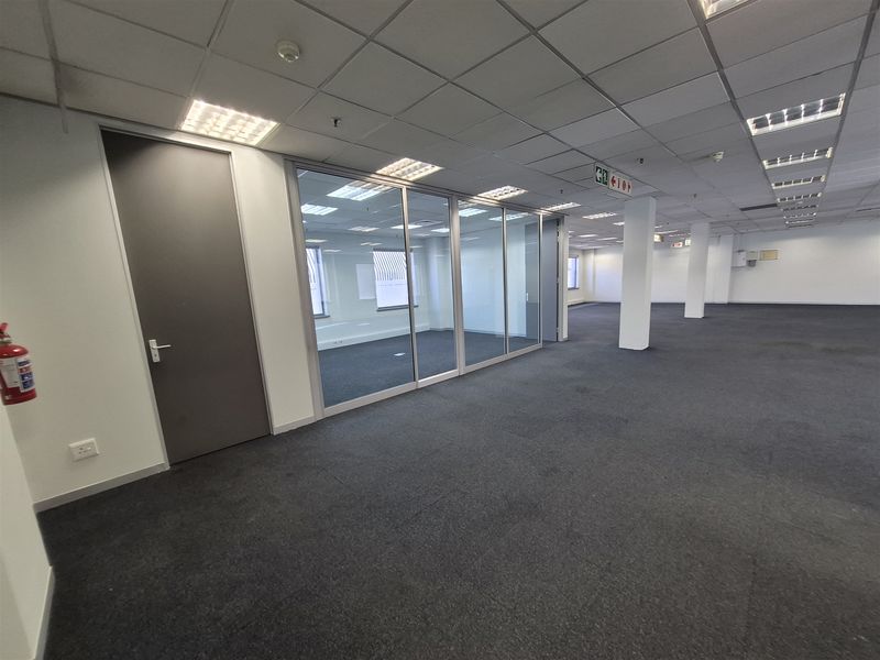 332.34 Office space to let in Rosebank - Photo 4