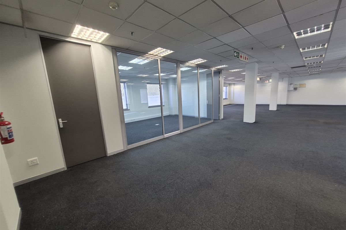 332.34 Office space to let in Rosebank - Photo 4