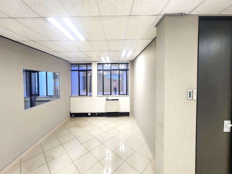 1730 Offices to let in Sandown, Sandton - Photo 9