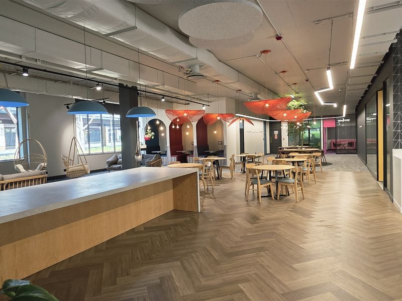 Refurbished. Remarkable- Ready for Your Business - Photo 5