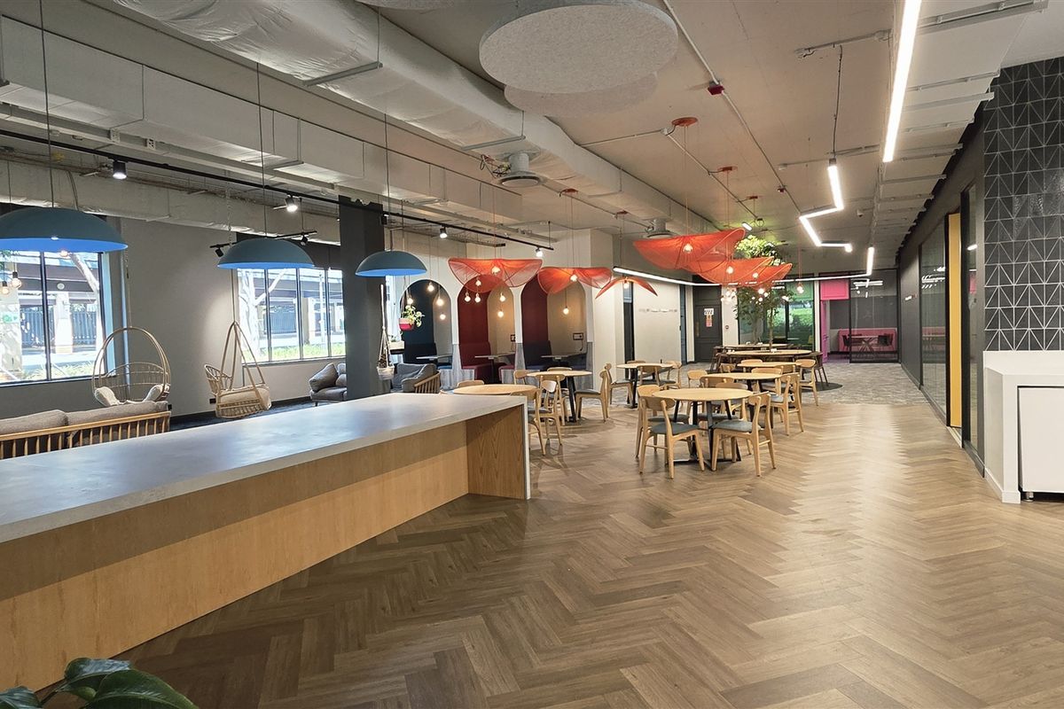 Refurbished. Remarkable- Ready for Your Business - Photo 5