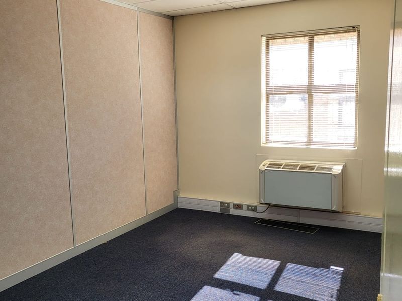 300m2 Office in Highveld - all included! - Photo 8