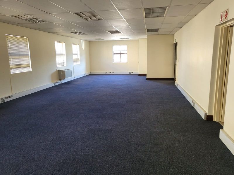 300m2 Office in Highveld - all included! - Photo 2