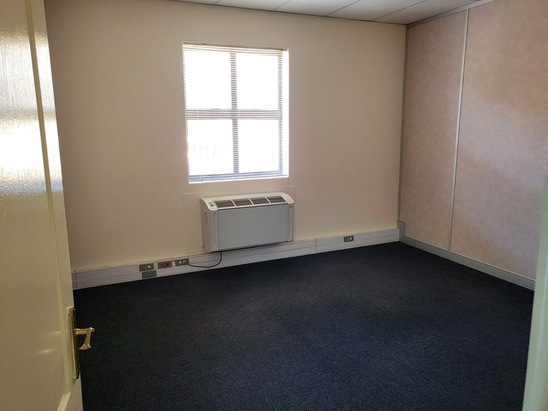300m2 Office in Highveld - all included! - Photo 3