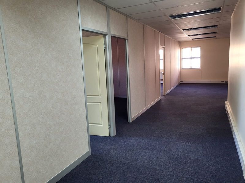 300m2 Office in Highveld - all included! - Photo 6