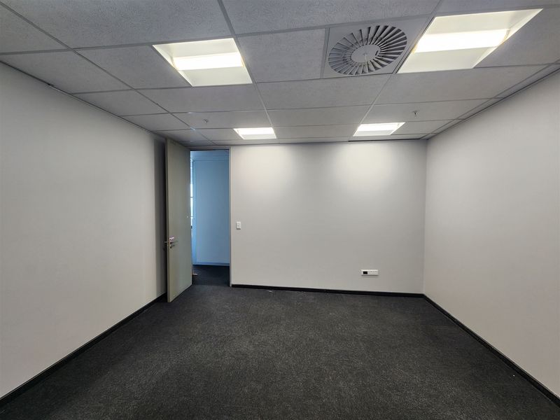 978 Offices to let in Rosebank - Photo 10