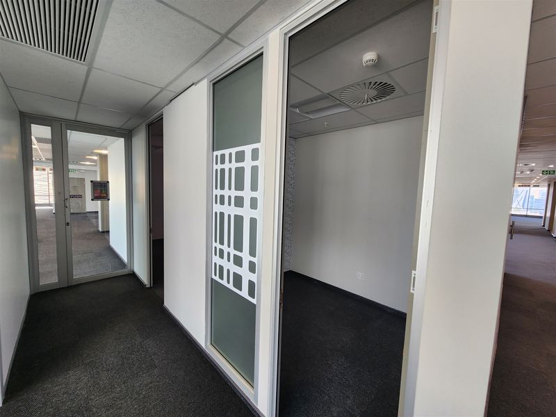 978 Offices to let in Rosebank - Photo 9