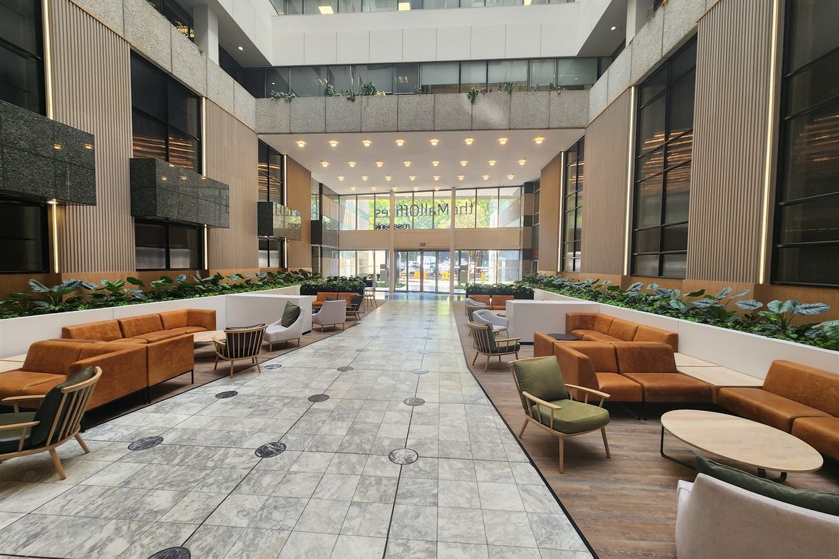 959.2 Offices to let in Rosebank Mall - Photo 2