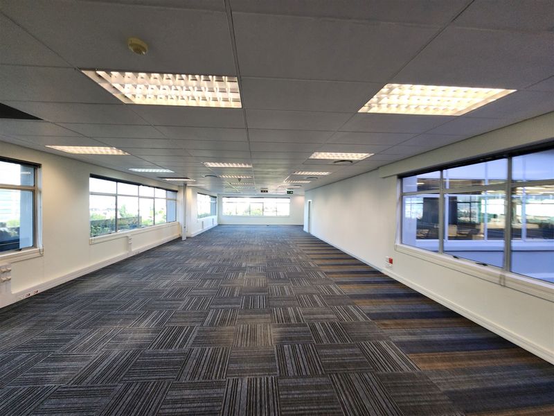 522m2 Office space to let in Sandton - Photo 9