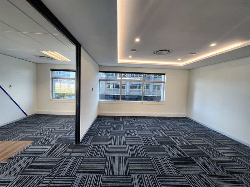 522m2 Office space to let in Sandton - Photo 5