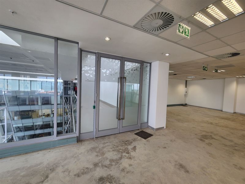 Office space to let in Sandton - Photo 10