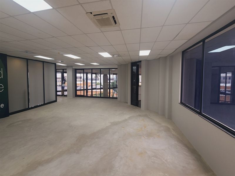 1066sqm Office space to let in Sandown, Sandton - Photo 5
