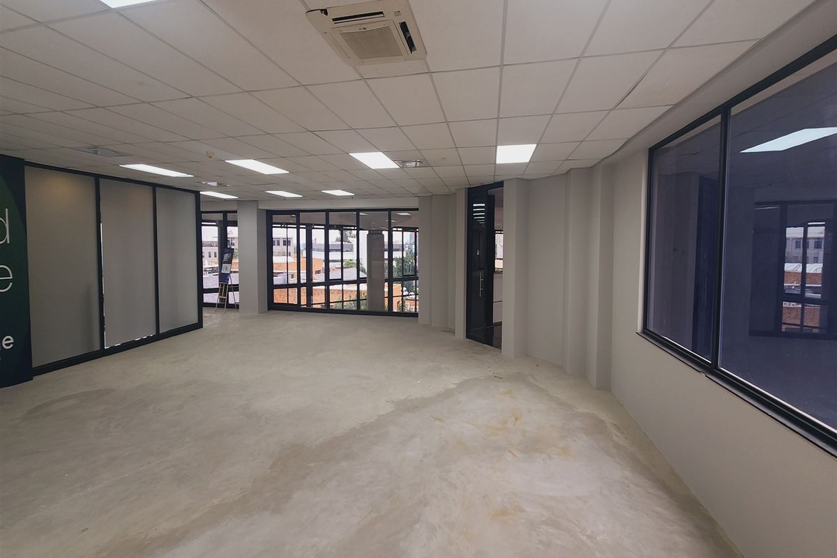 1066sqm Office space to let in Sandown, Sandton - Photo 5