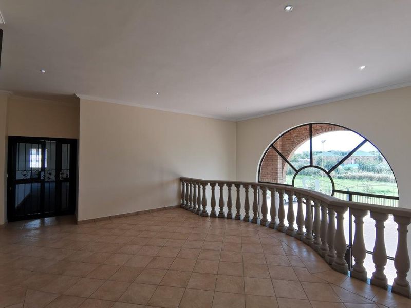 75m2 Office in Highveld - all included! - Photo 9