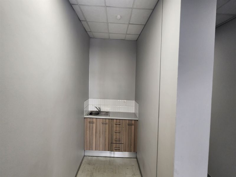 594.60sqm Office to let in Sandown, Sandton - Photo 5