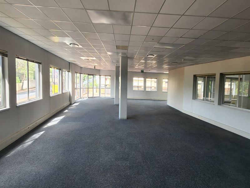 594.60sqm Office to let in Sandown, Sandton - Photo 3
