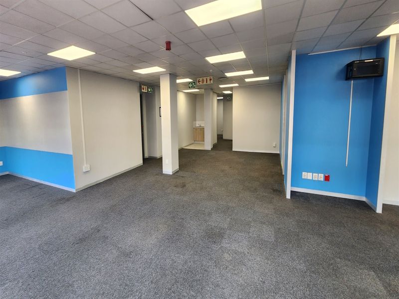 594.60sqm Office to let in Sandown, Sandton - Photo 10
