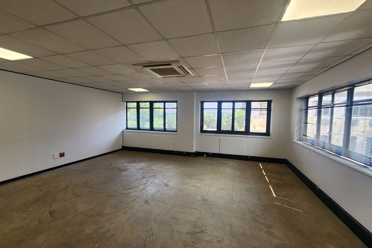 361.75sqm Offices to let in Sandown, Sandtown - Photo 5