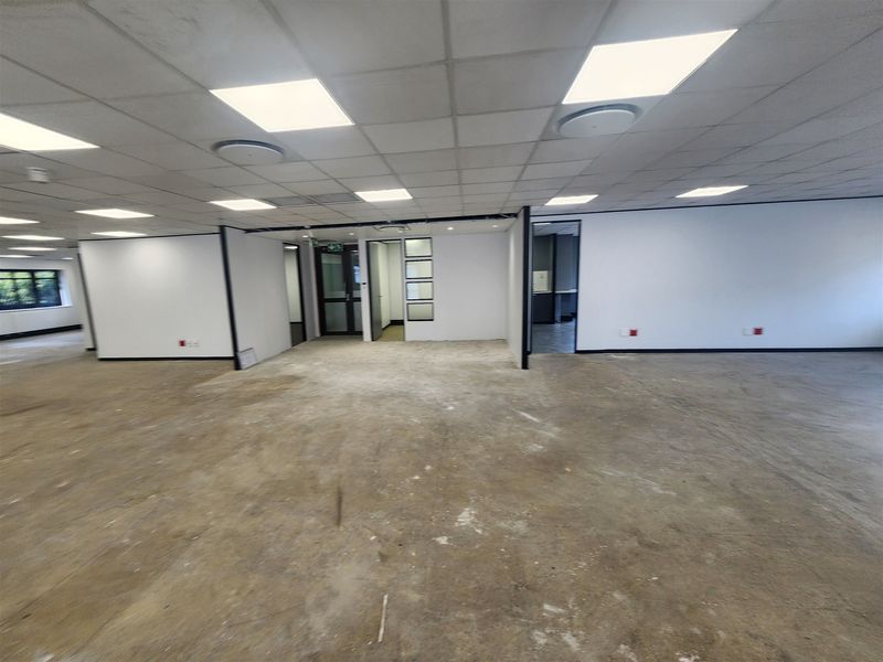 361.75sqm Offices to let in Sandown, Sandtown - Photo 8