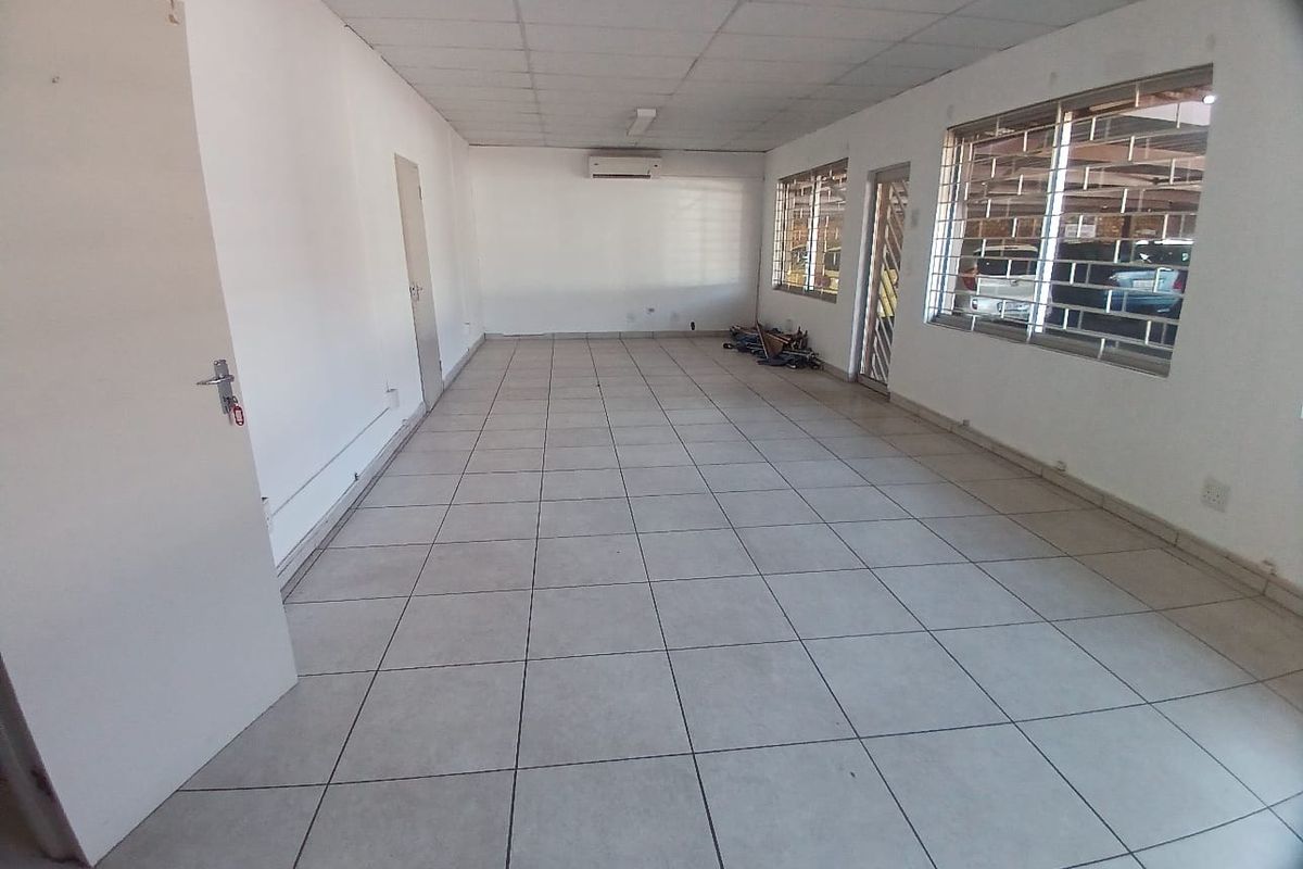 Modern Office Space in Secure Central Newcastle Complex - Photo 3