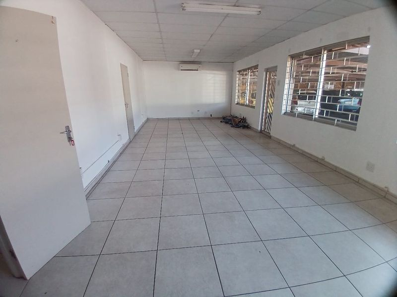 Modern Office Space in Secure Central Newcastle Complex - Photo 3