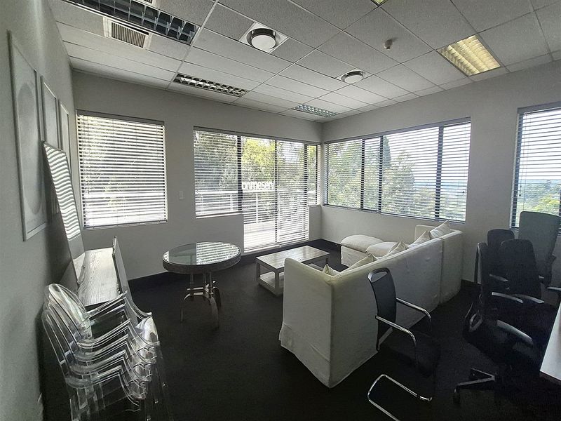261.1 sqm Offices to Let in Illovo, Sandton - Photo 5