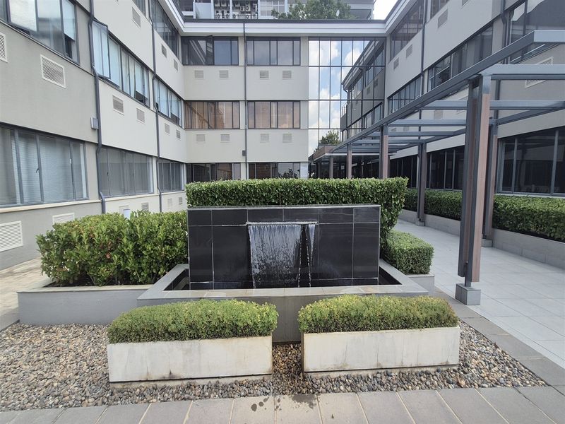 261.1 sqm Offices to Let in Illovo, Sandton - Photo 2