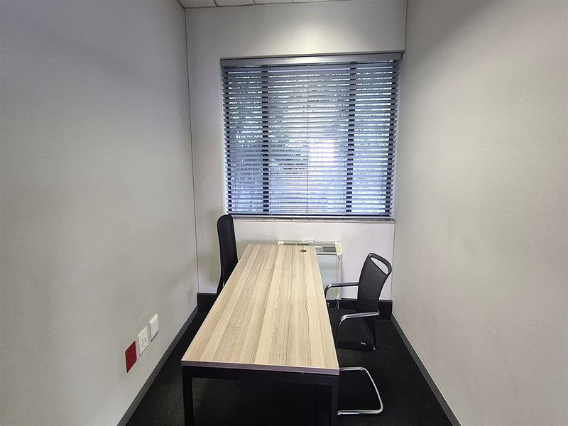 261.1 sqm Offices to Let in Illovo, Sandton - Photo 8